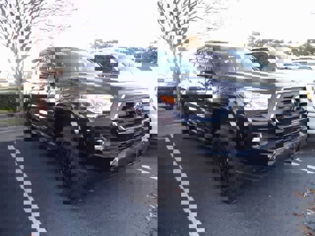 Used 2022 Toyota Tacoma SR5 image 3