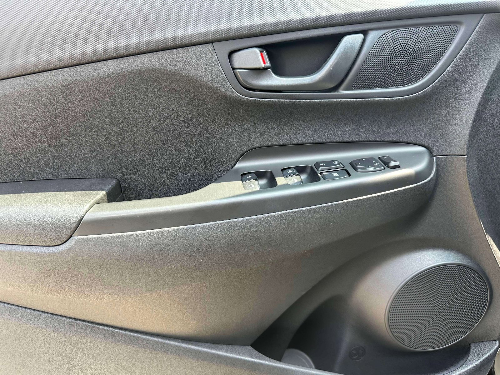 Used 2022 Hyundai Kona SE w/ Cargo Package image 15