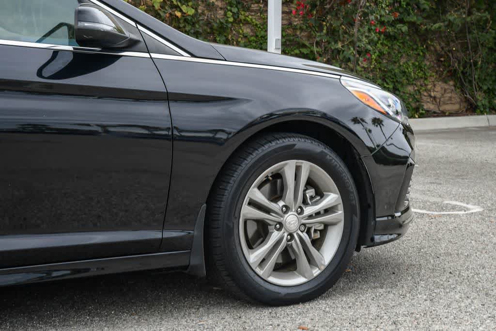 Used 2019 Hyundai Sonata SEL w/ Tech Package 02 FWD image 11