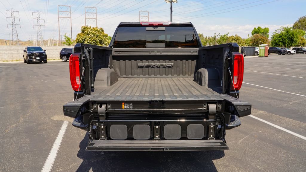 Used 2023 GMC Sierra 1500 Denali w/ Denali Reserve Package AWD/4WD image 13
