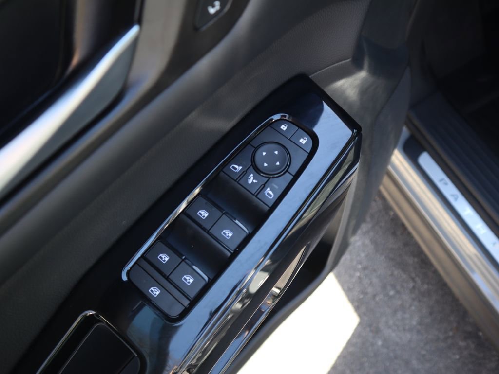 New 2026 Nissan Pathfinder Platinum w/ Cargo Package image 19