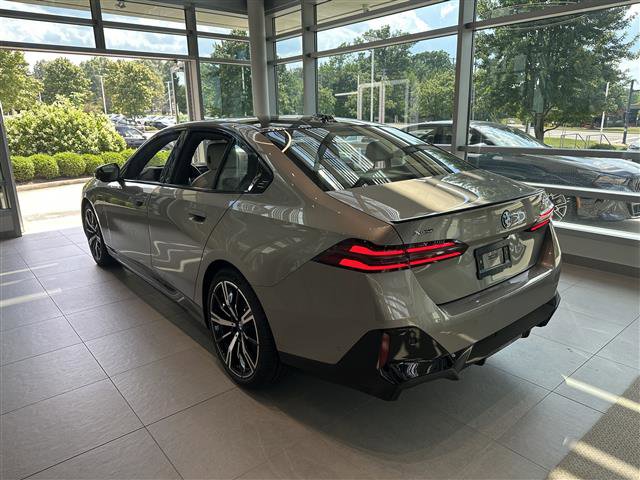 New 2026 BMW 550e xDrive image 4
