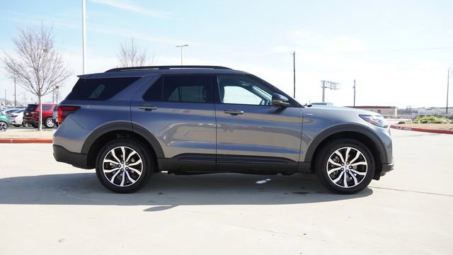 Used 2025 Ford Explorer ST-Line image 10