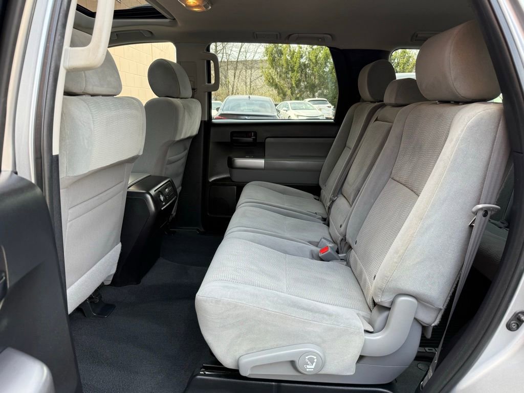 Used 2019 Toyota Sequoia SR5 AWD/4WD image 11