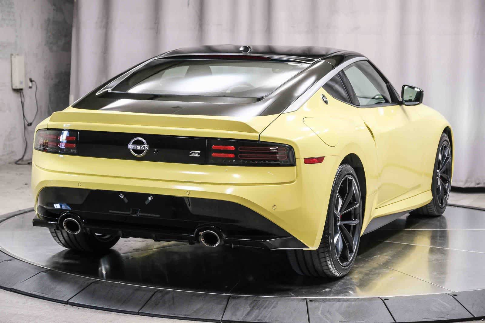 Used 2024 Nissan Z Performance w/ Floor Mat Package RWD image 4