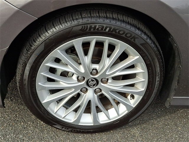 Used 2020 Toyota Camry XLE image 8