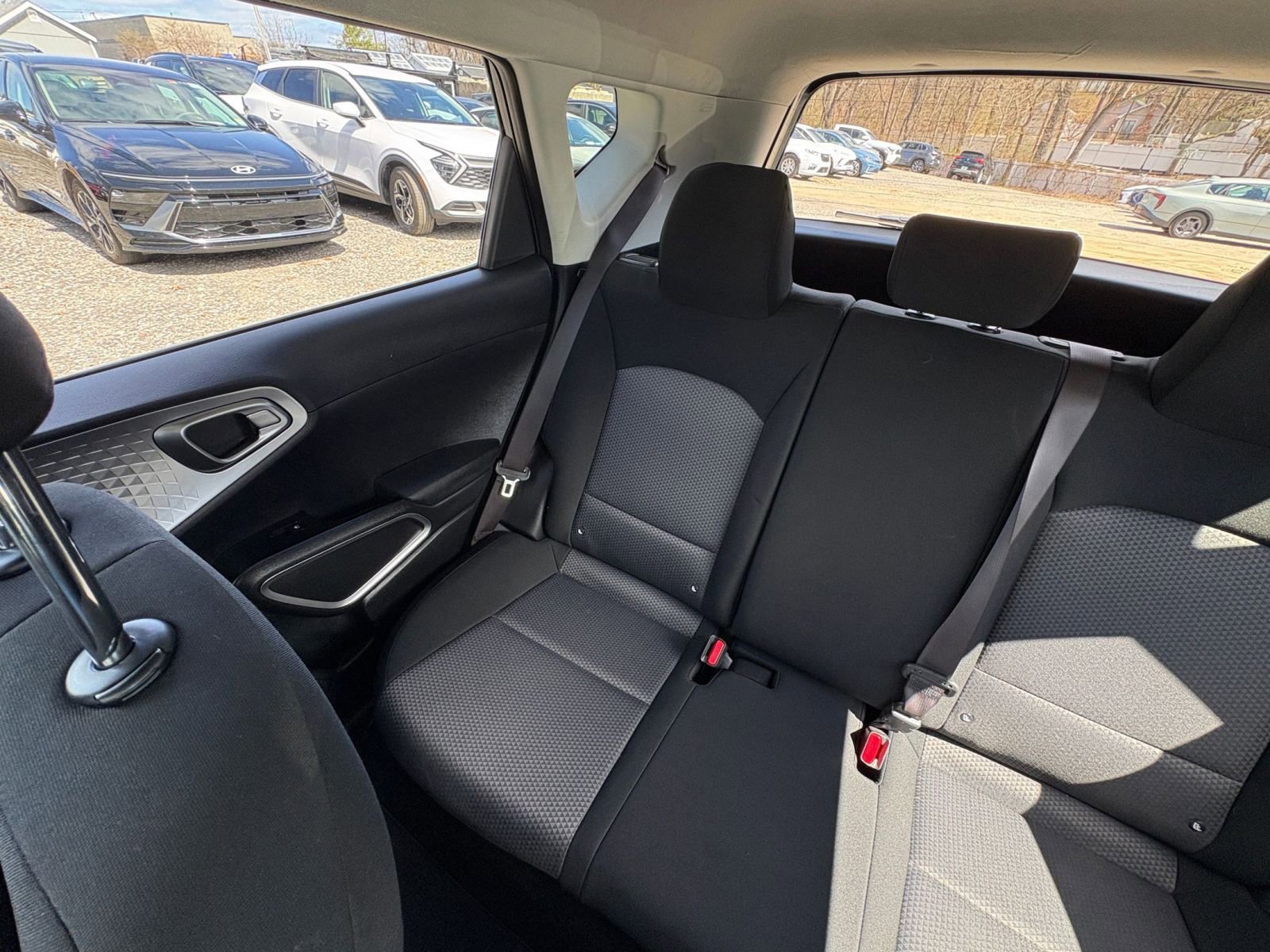 Used 2025 Kia Soul LX w/ LX Technology Package FWD image 36
