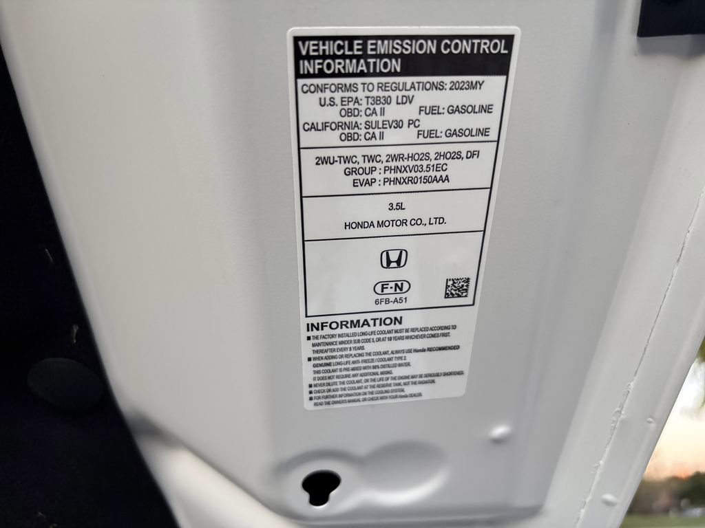 Used 2023 Honda Pilot Sport image 29