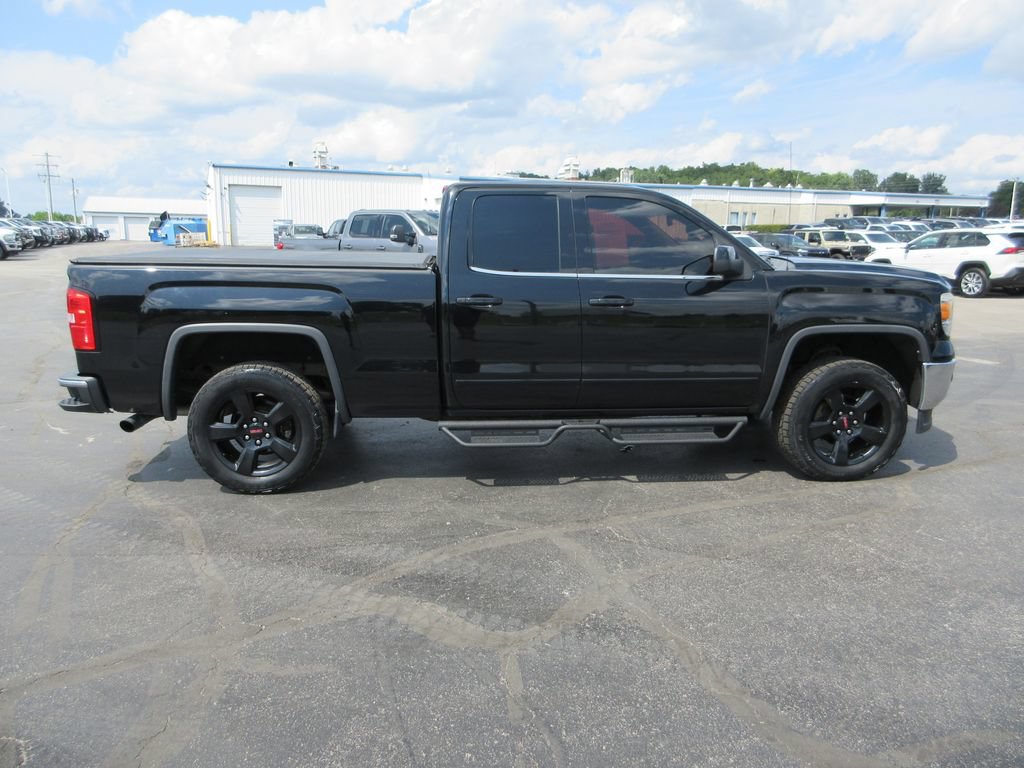 Used 2015 GMC Sierra 1500 SLE w/ SLE Value Package AWD/4WD image 2
