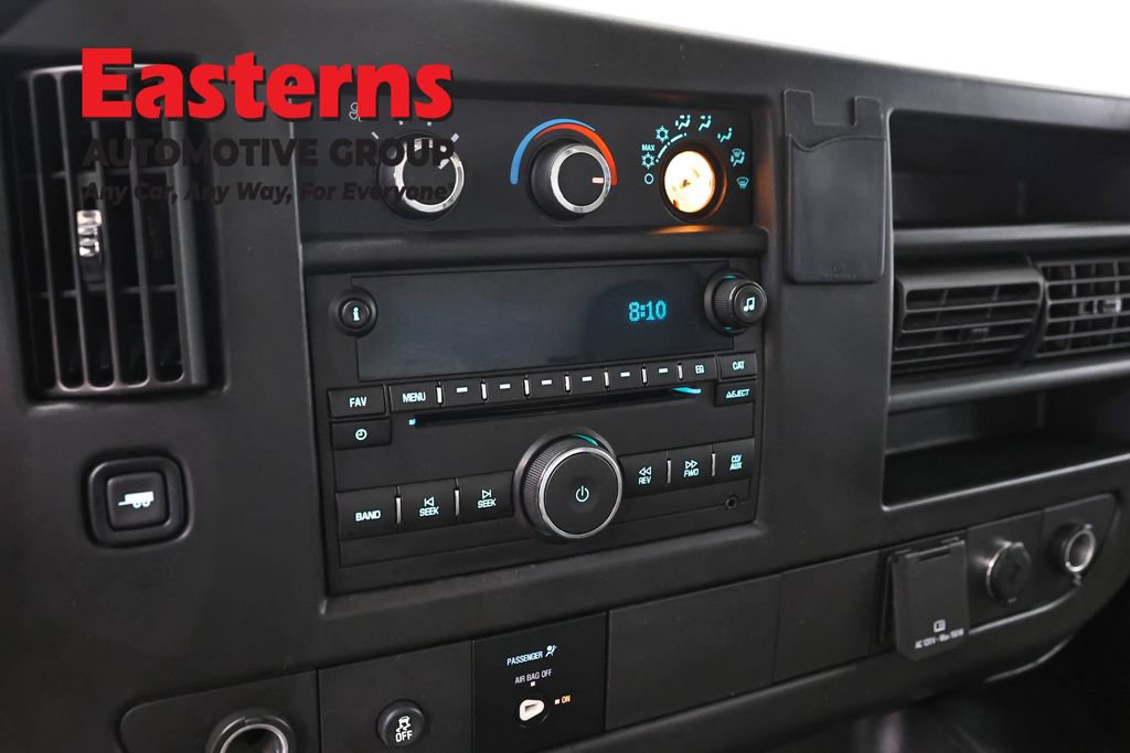 Used 2017 Chevrolet Express 3500 RWD image 18