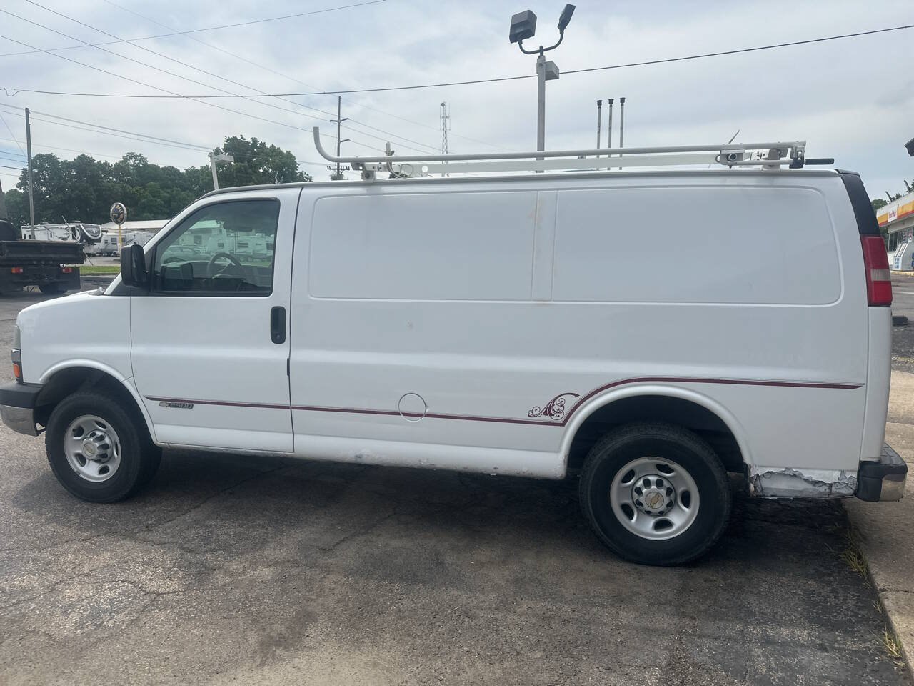 Used 2005 Chevrolet Express 2500 RWD image 6