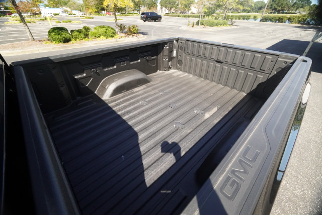 Used 2024 GMC Sierra 3500 Denali AWD/4WD image 14