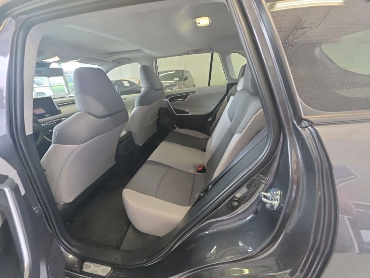 Used 2025 Toyota RAV4 XLE FWD image 11