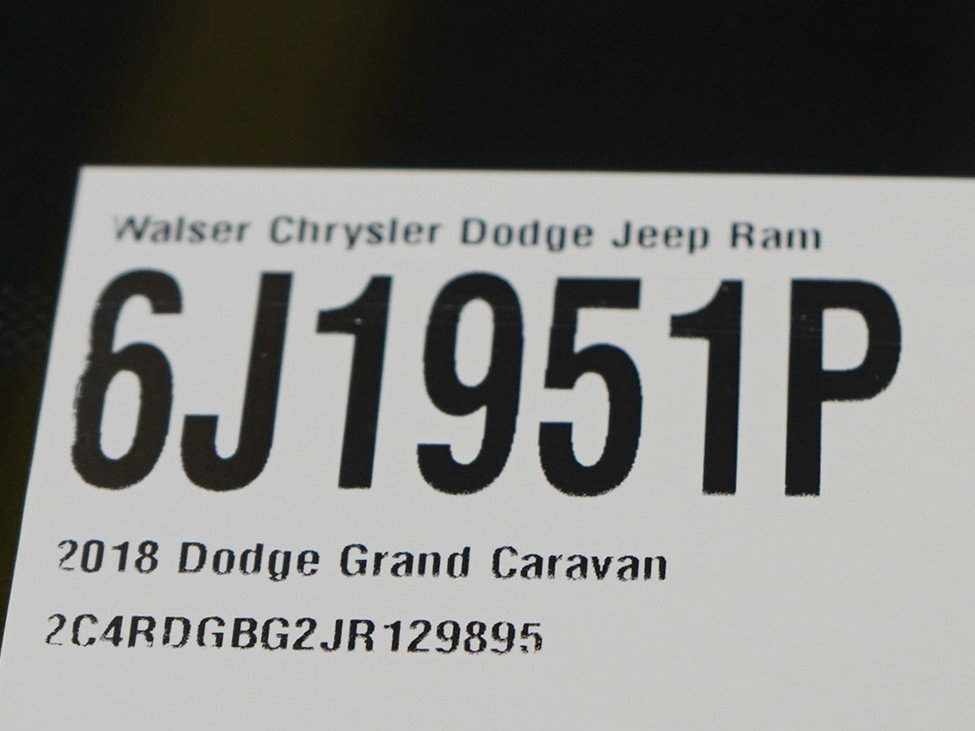 Used 2018 Dodge Grand Caravan SE w/ Rear Park Assist Package image 32