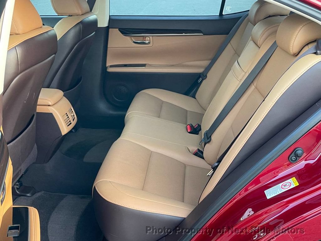 Used 2017 Lexus ES 350 w/ Premium Package FWD image 11