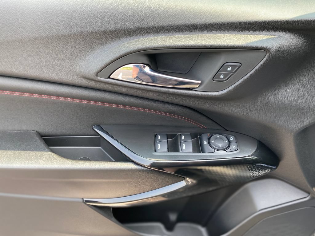 New 2026 Chevrolet Trax RS w/ Sunroof Package FWD image 20