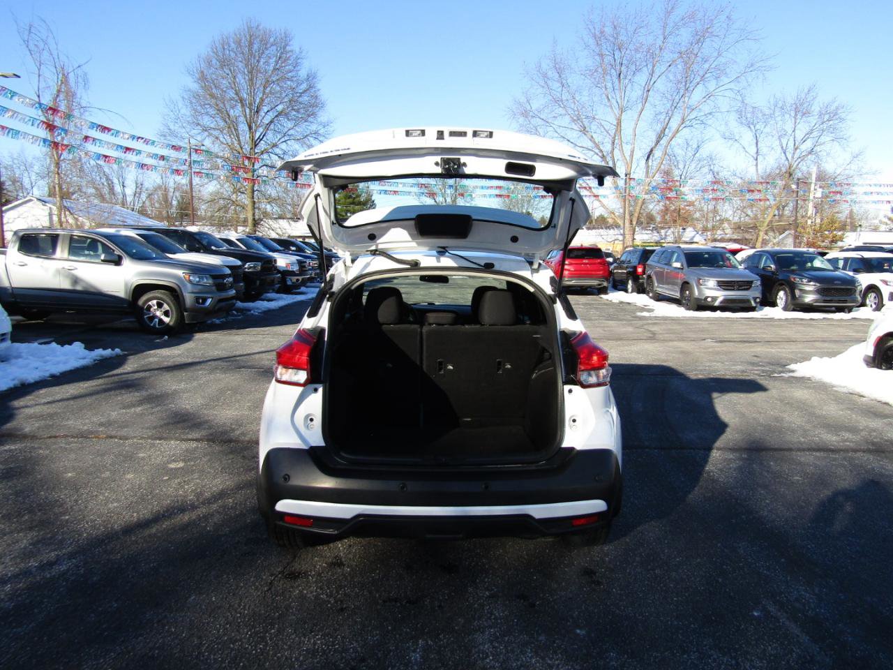 Used 2020 Nissan Kicks SR image 19