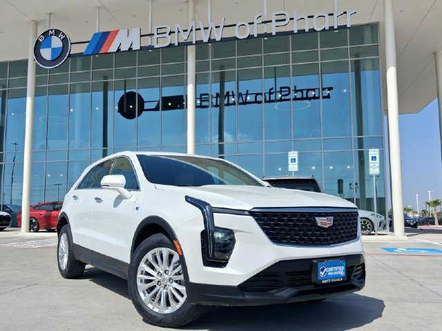Used 2024 Cadillac XT4 Luxury w/ Cold Weather Package FWD image 1