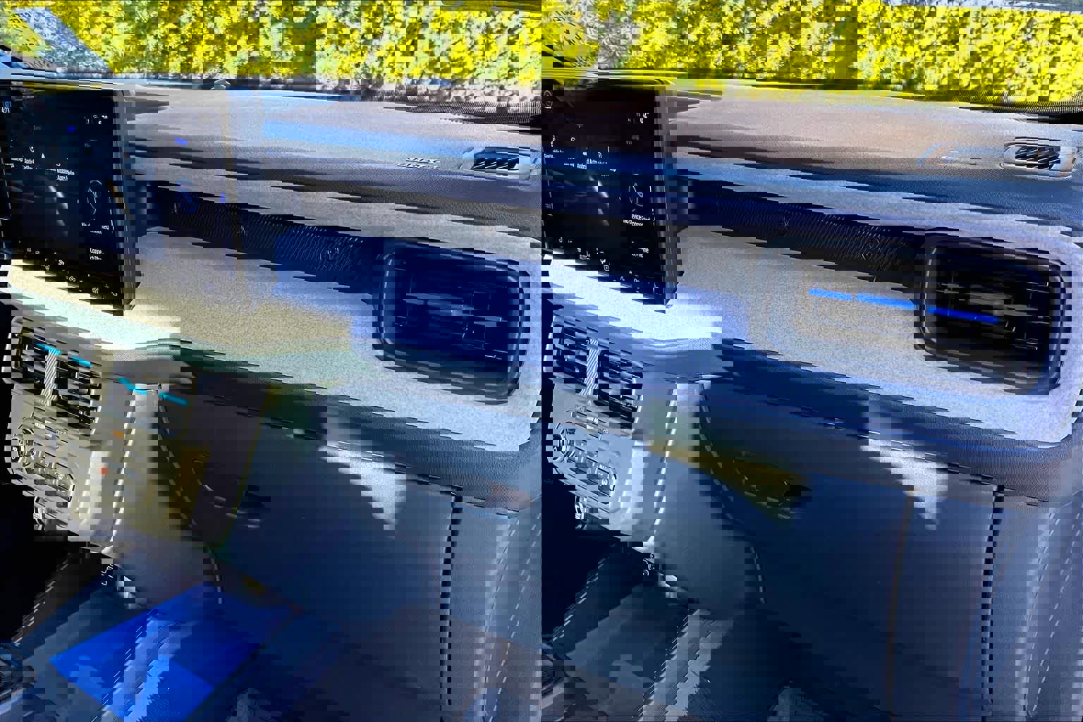 Used 2025 Ford Maverick XLT w/ XLT Luxury Package image 34