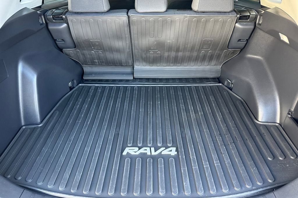 Certified 2025 Toyota RAV4 LE AWD/4WD image 14