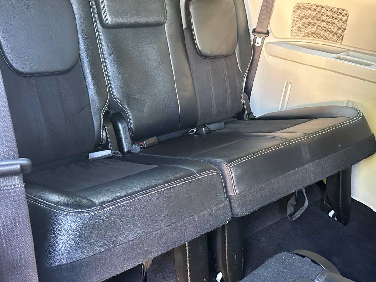 Used 2020 Dodge Grand Caravan SXT FWD image 16