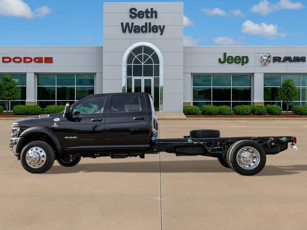 New 2026 RAM 5500 4x4 Crew Cab image 4