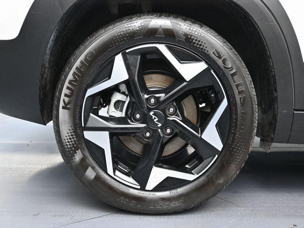 Used 2024 Kia Seltos EX image 12