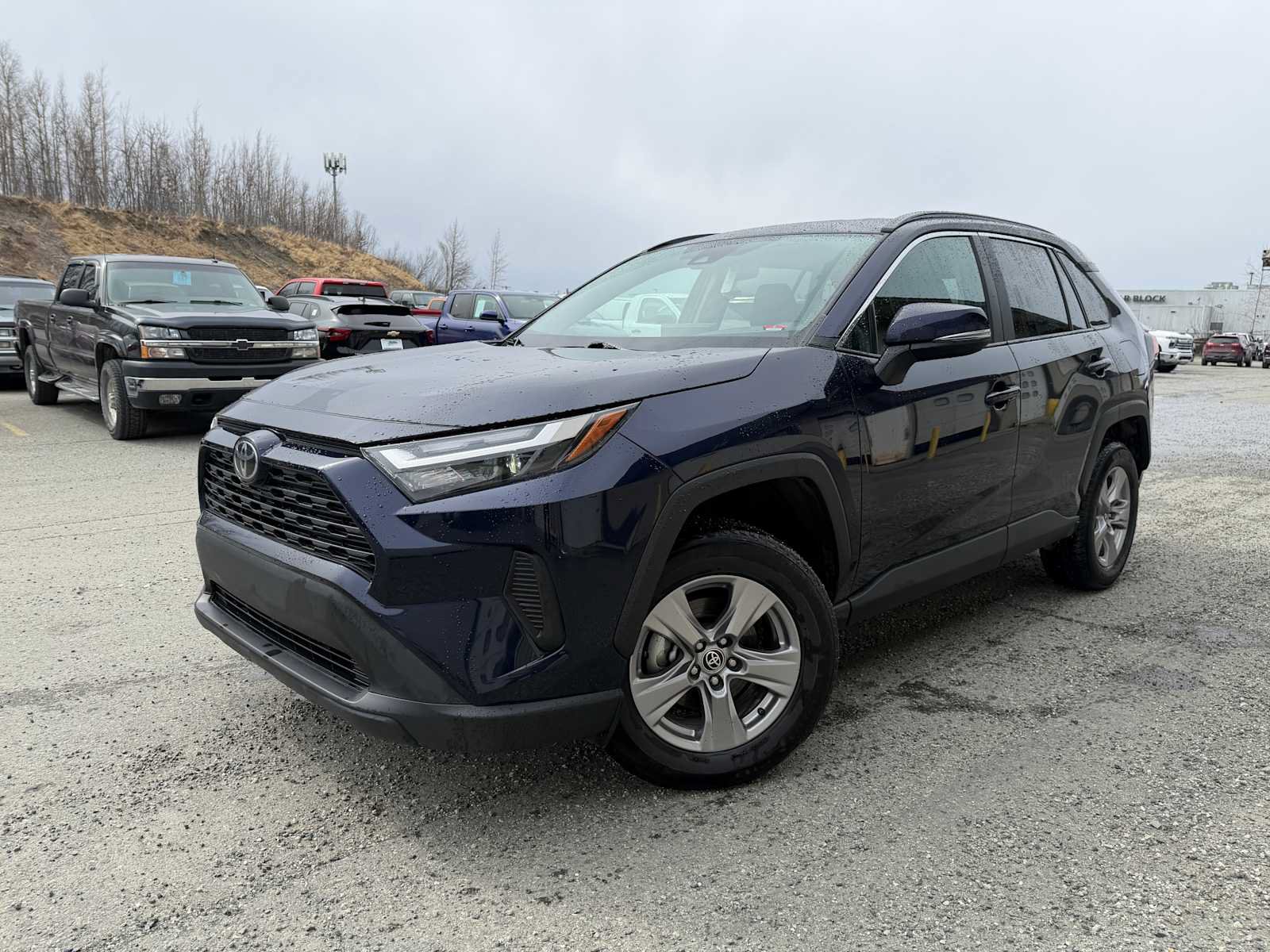 Used 2025 Toyota RAV4 XLE AWD/4WD image 1