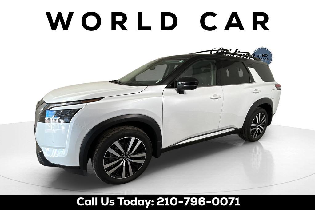 Used 2025 Nissan Pathfinder Platinum image 11