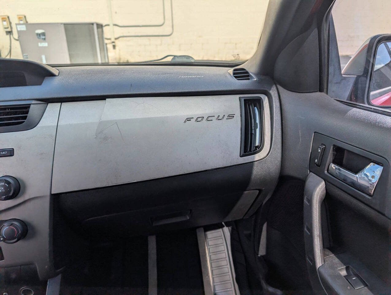 Used 2008 Ford Focus SE FWD image 34