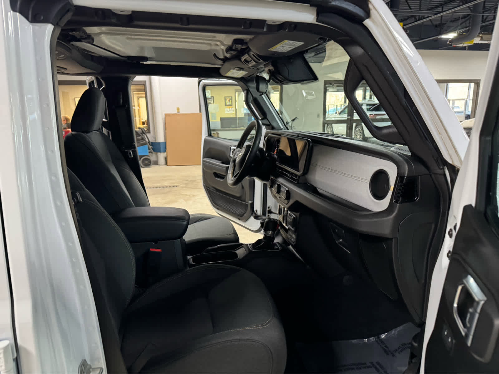 Used 2024 Jeep Wrangler Sport S image 11