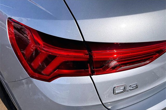 Used 2023 Audi Q3 2.0T Premium Plus w/ Premium Plus Package image 32