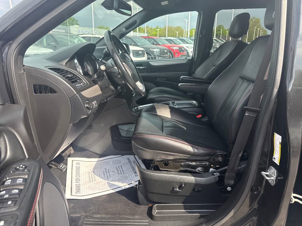 Used 2018 Dodge Grand Caravan GT FWD image 16