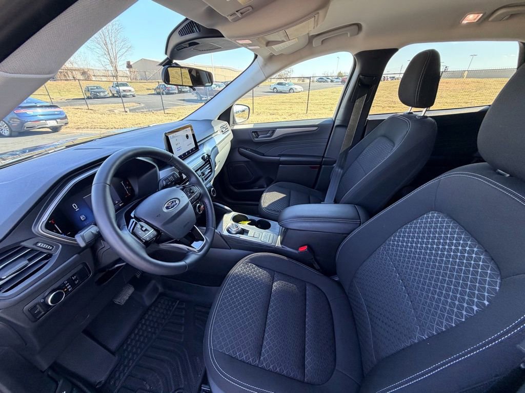 Used 2024 Ford Escape Active w/ Cold Weather Package image 24