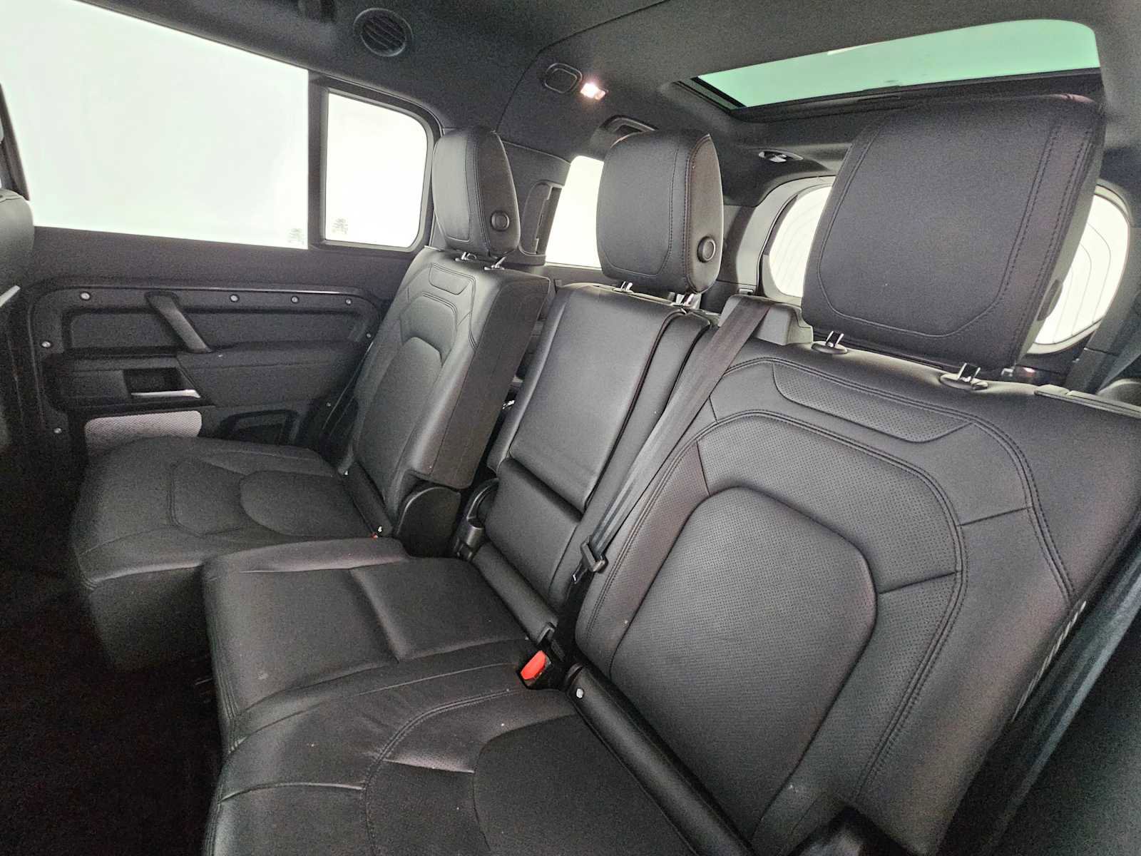 Used 2023 Land Rover Defender 130 S image 19