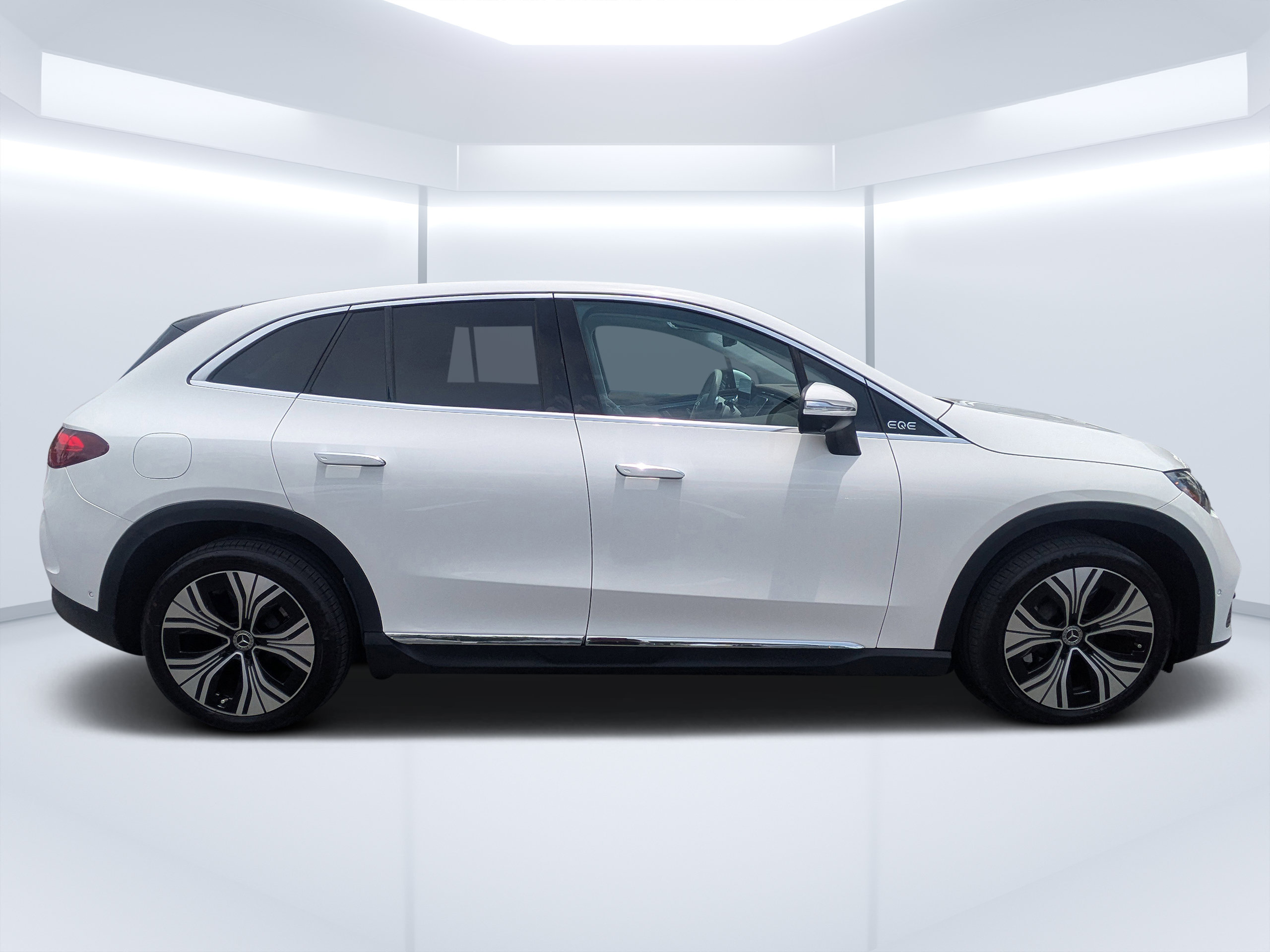 Certified 2023 Mercedes-Benz EQE 350+ SUV image 2