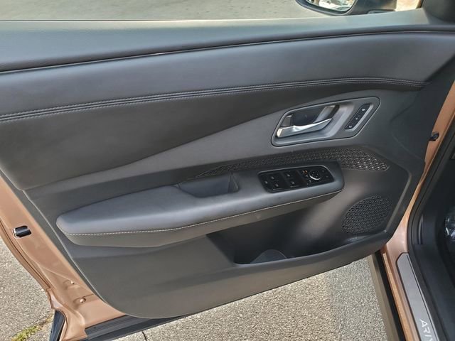 Used 2023 Nissan Ariya FWD image 17