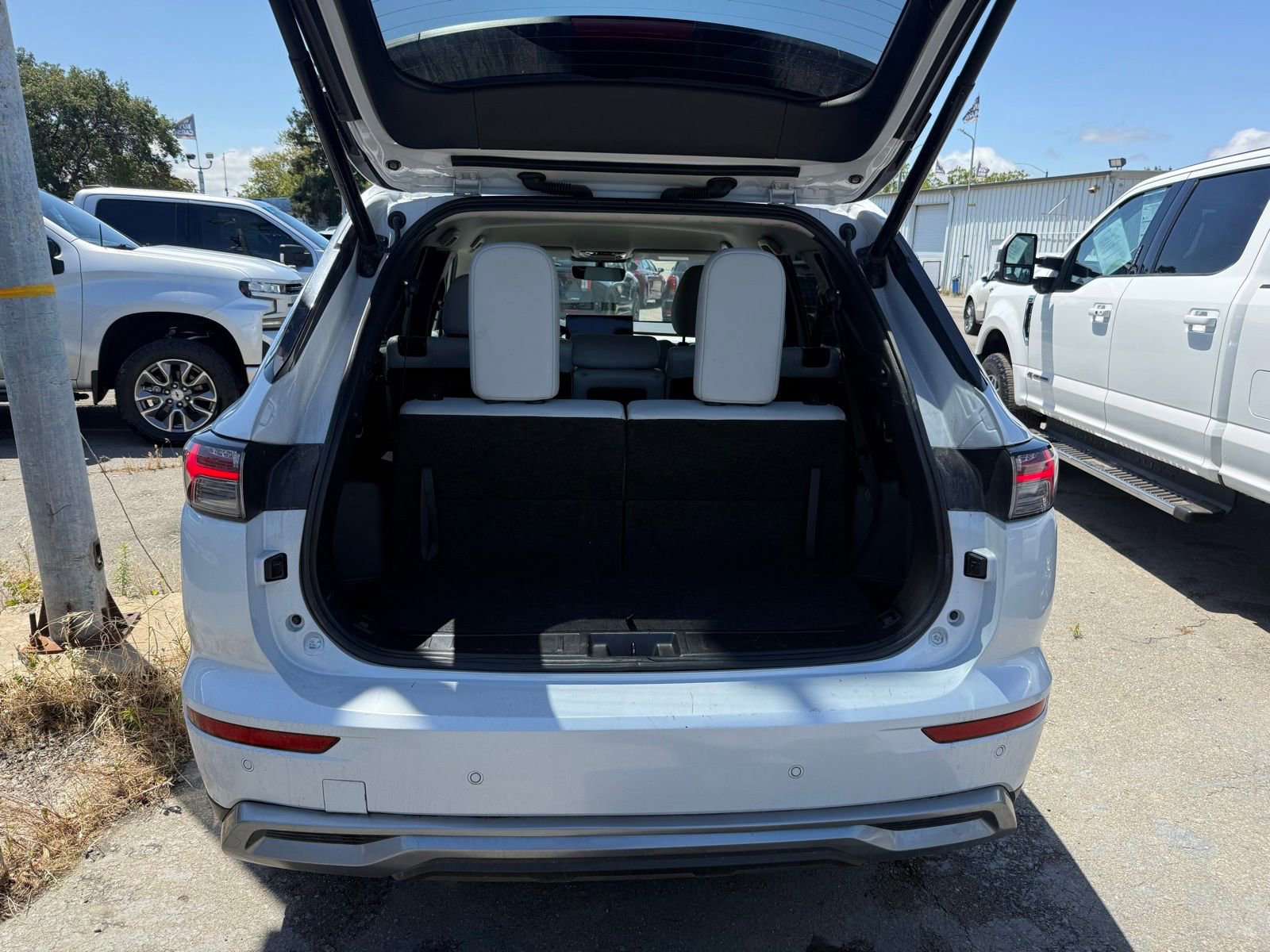 Used 2025 Mitsubishi Outlander SE FWD image 5