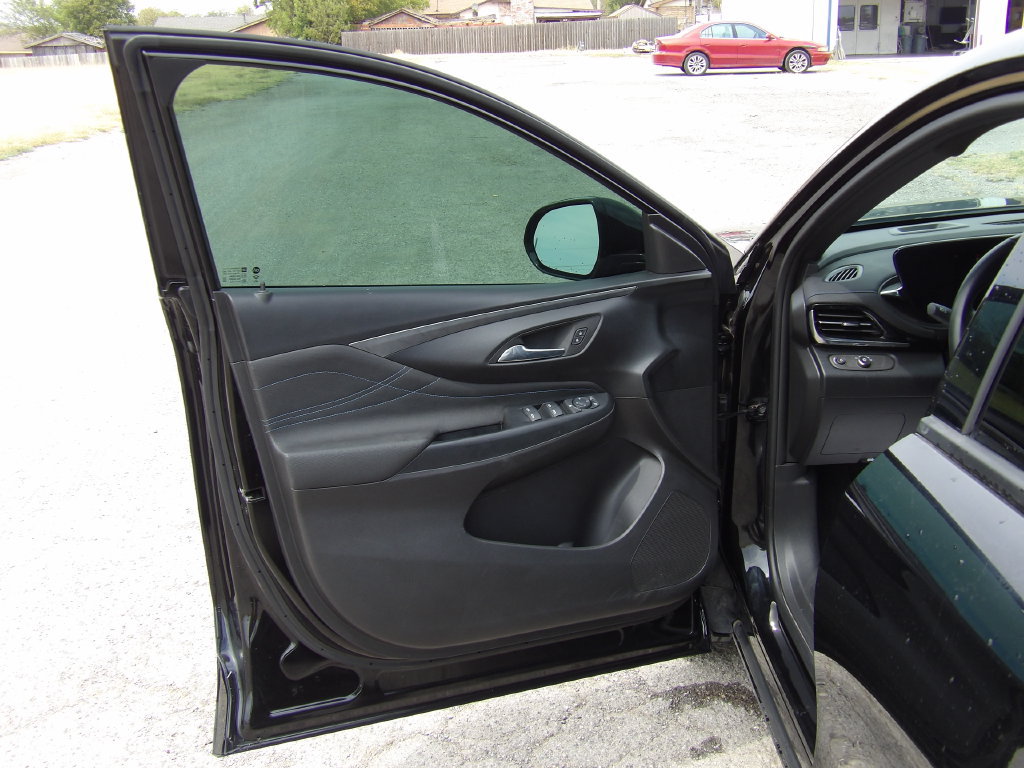 Used 2025 Buick Envista Sport Touring FWD image 10