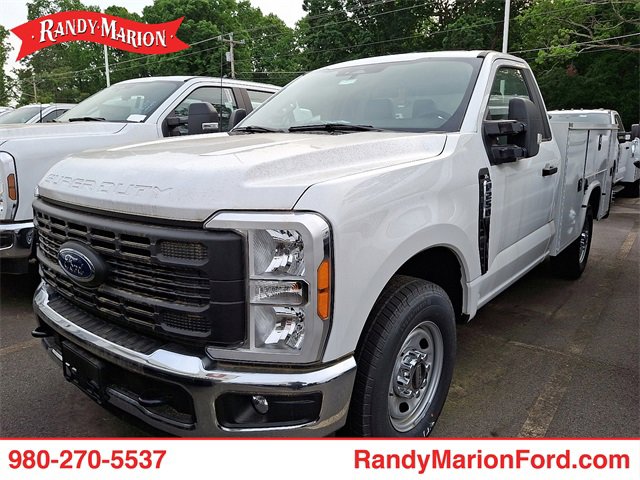 New 2023 Ford F250 XL w/ XL Chrome Package