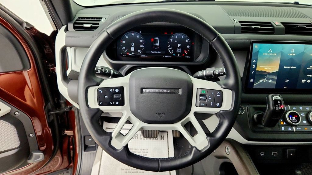 Used 2024 Land Rover Defender 130 X-Dynamic SE AWD/4WD image 14