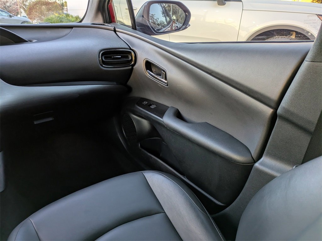 Used 2021 Toyota Prius XLE image 8