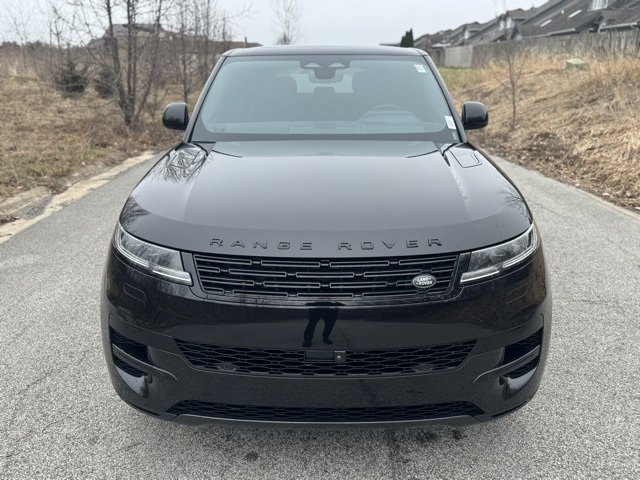 Used 2025 Land Rover Range Rover Sport SE image 3