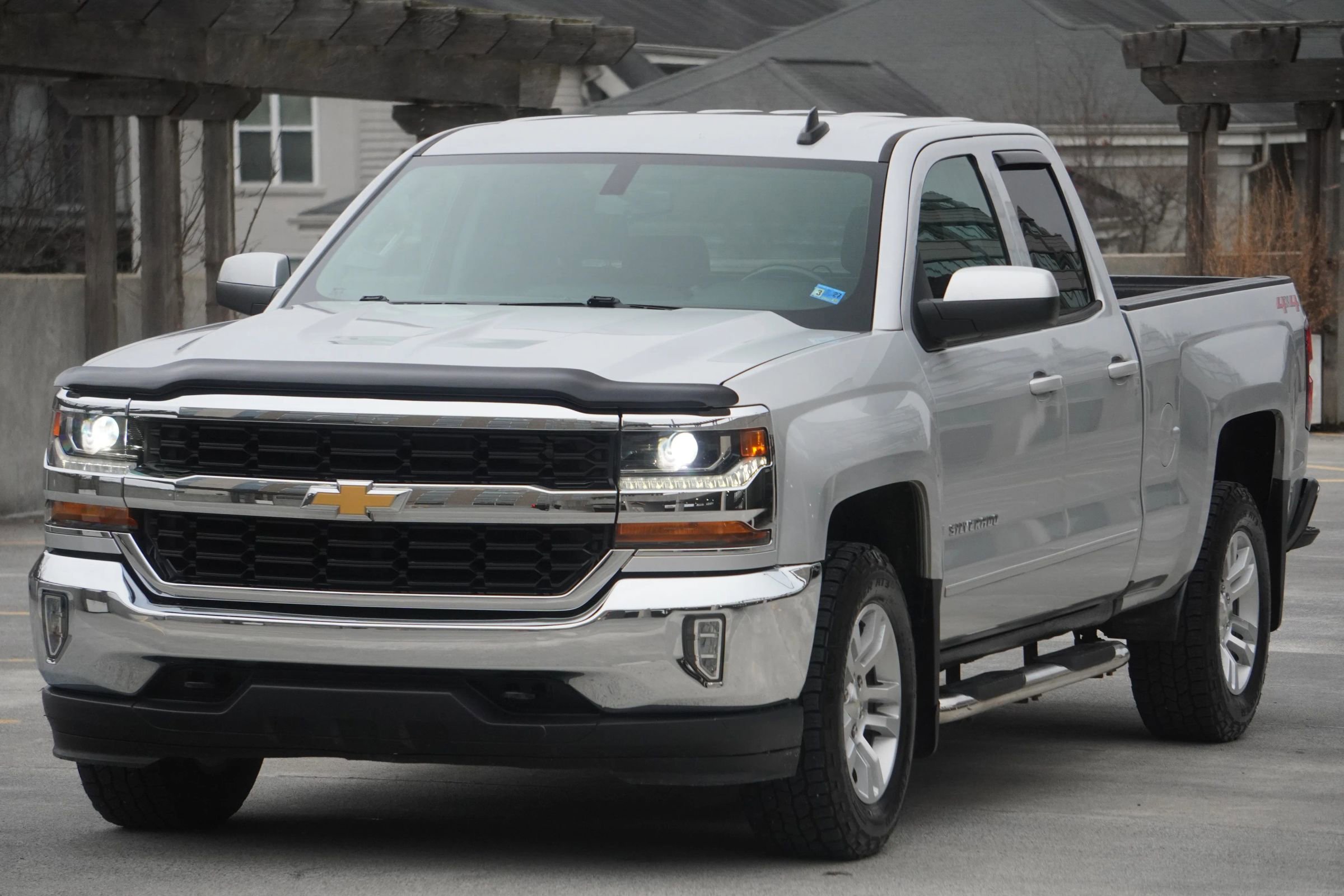 Used 2018 Chevrolet Silverado 1500 LT w/ All Star Edition AWD/4WD image 29