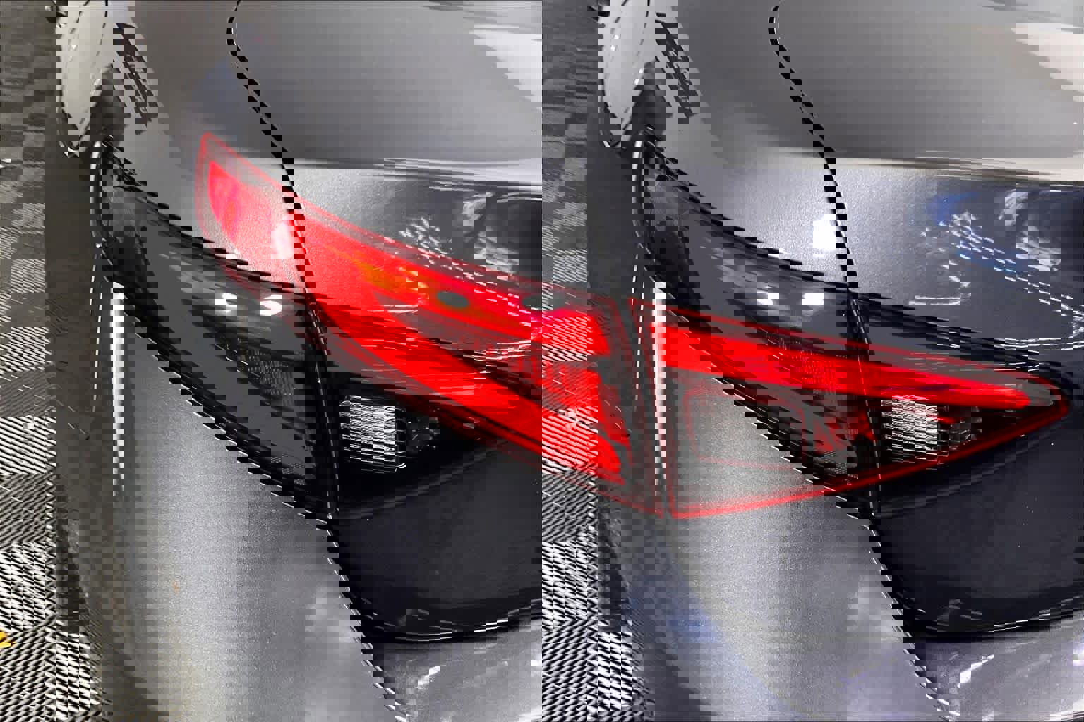 Used 2019 Alfa Romeo Giulia w/ Quick Order Package 22K Sport RWD image 28