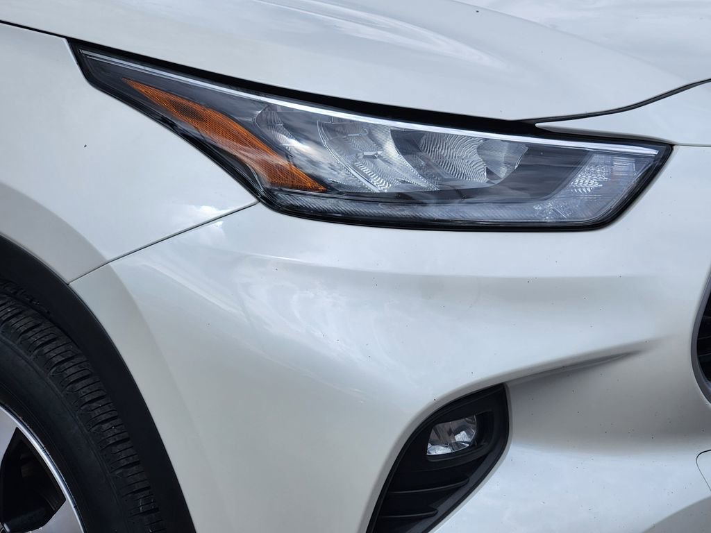 Used 2020 Toyota Highlander XLE AWD/4WD image 28