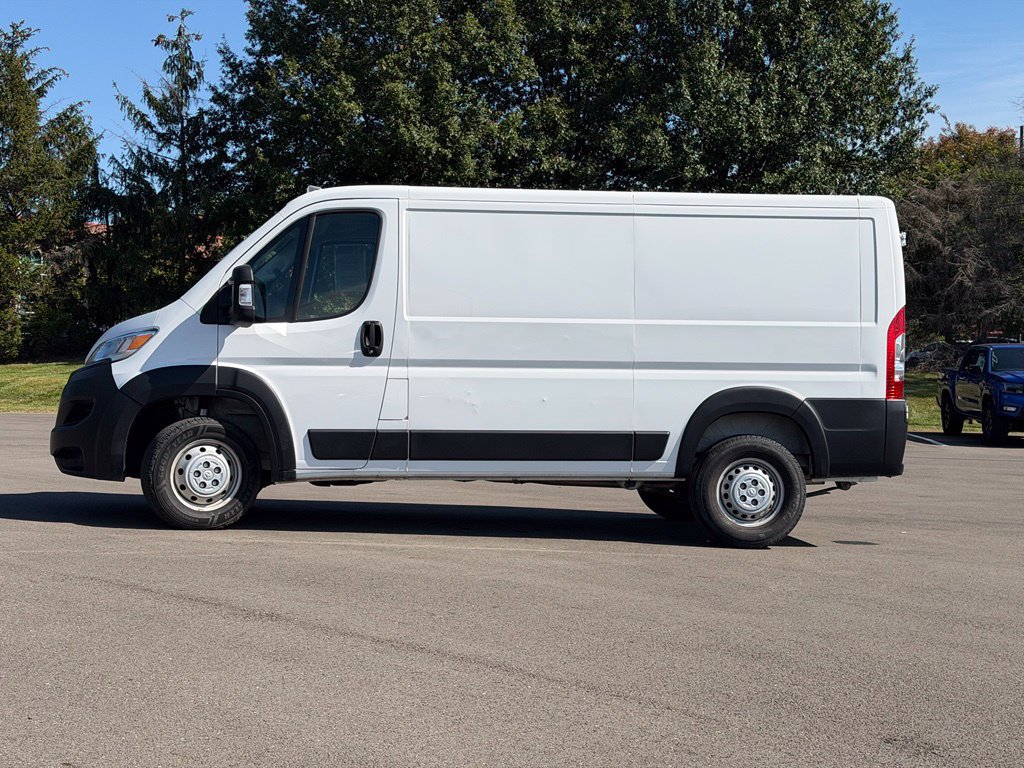 Used 2025 RAM ProMaster 2500 w/ Convenience Group FWD image 3