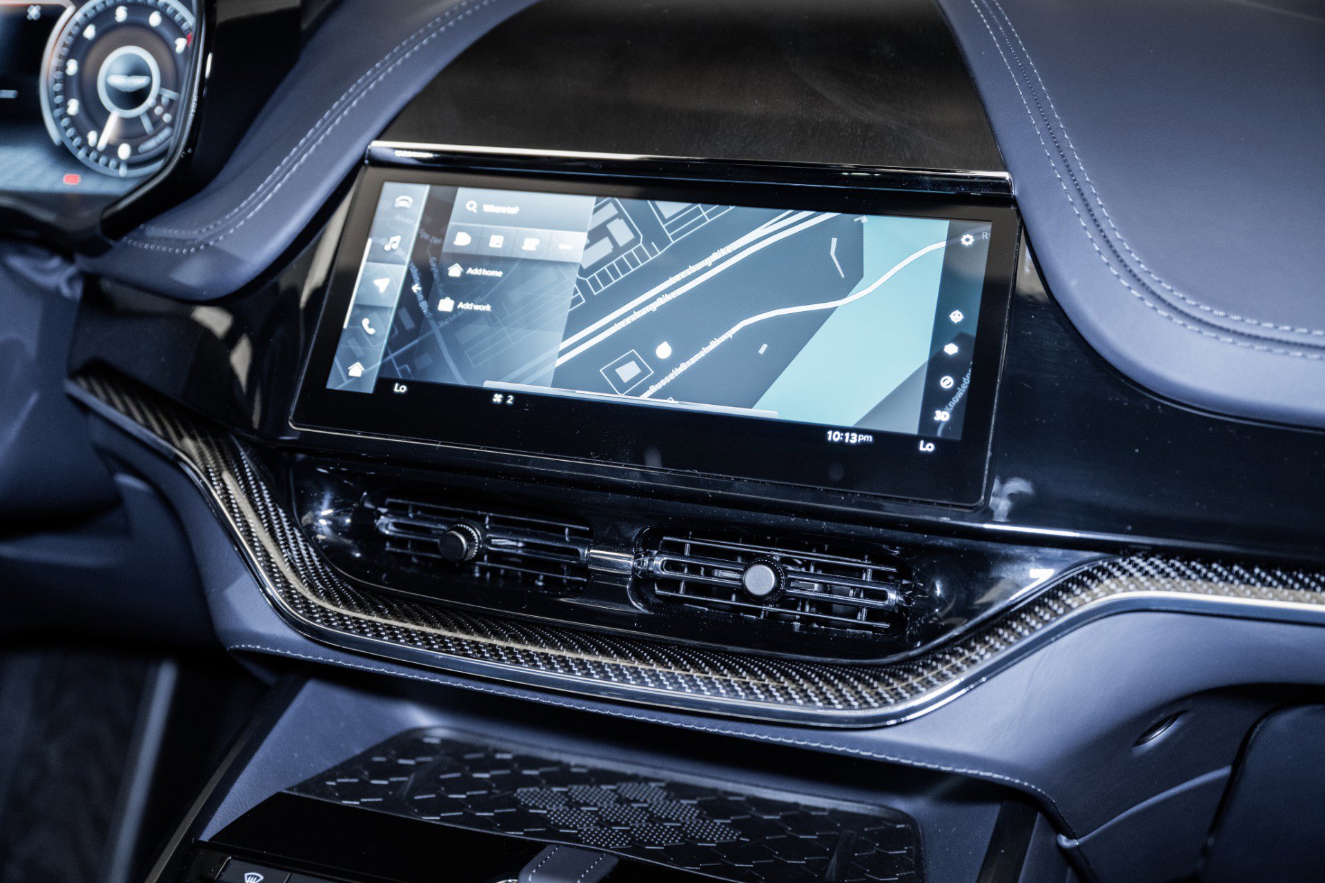 Used 2025 Aston Martin DBX 707 image 29