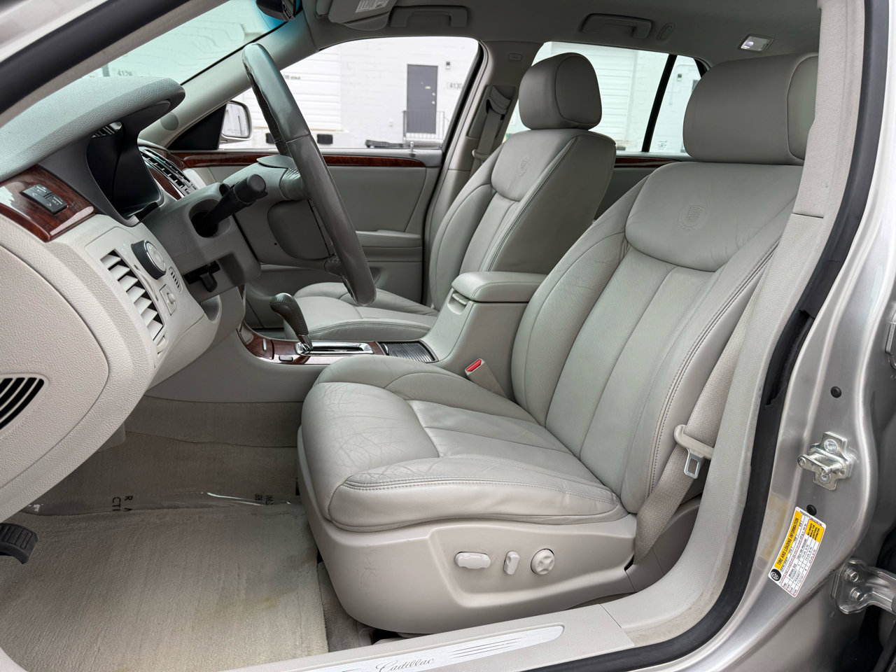 Used 2006 Cadillac DTS image 3