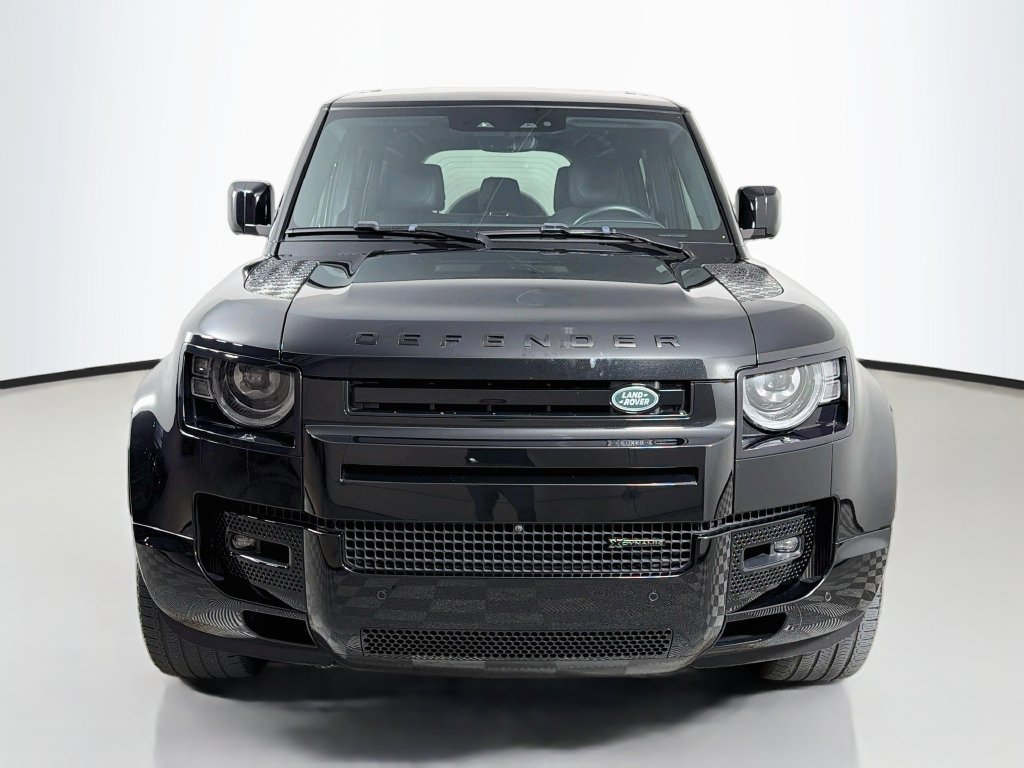 Certified 2023 Land Rover Defender 110 X-Dynamic SE AWD/4WD image 2
